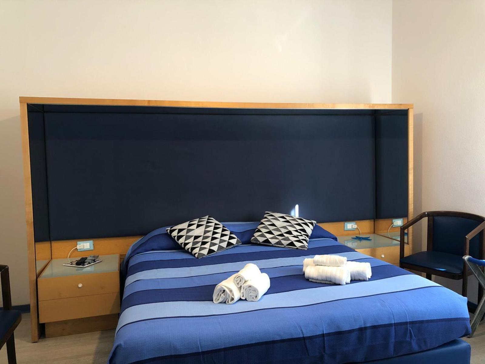 קאלה גונונה La Favorita Hotel מראה חיצוני תמונה