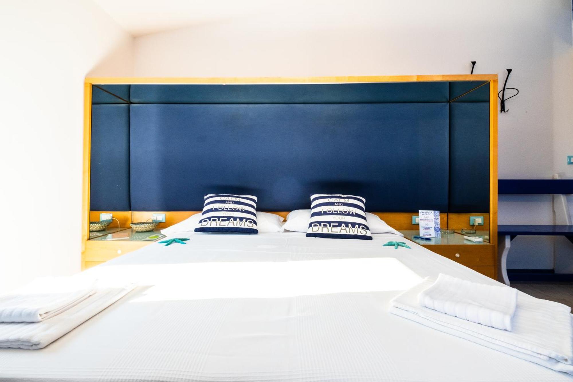 קאלה גונונה La Favorita Hotel מראה חיצוני תמונה