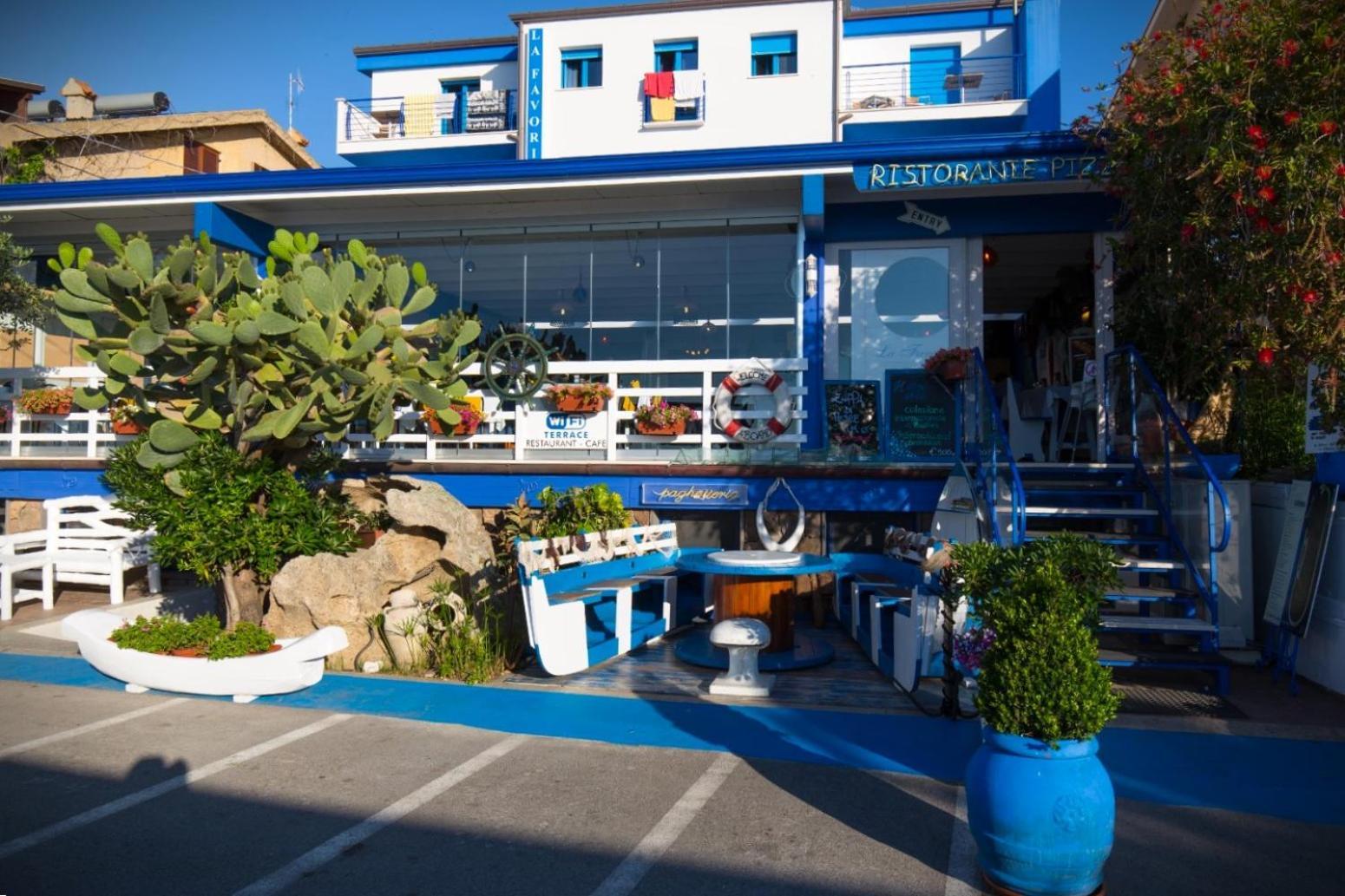 קאלה גונונה La Favorita Hotel מראה חיצוני תמונה