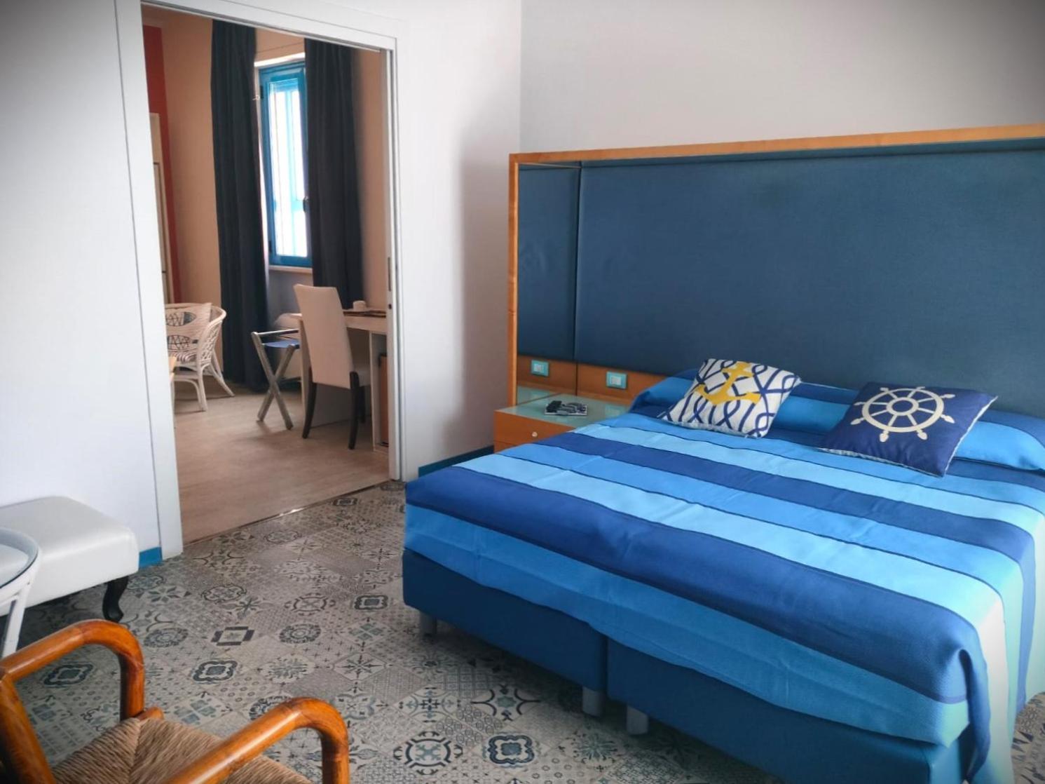 קאלה גונונה La Favorita Hotel מראה חיצוני תמונה