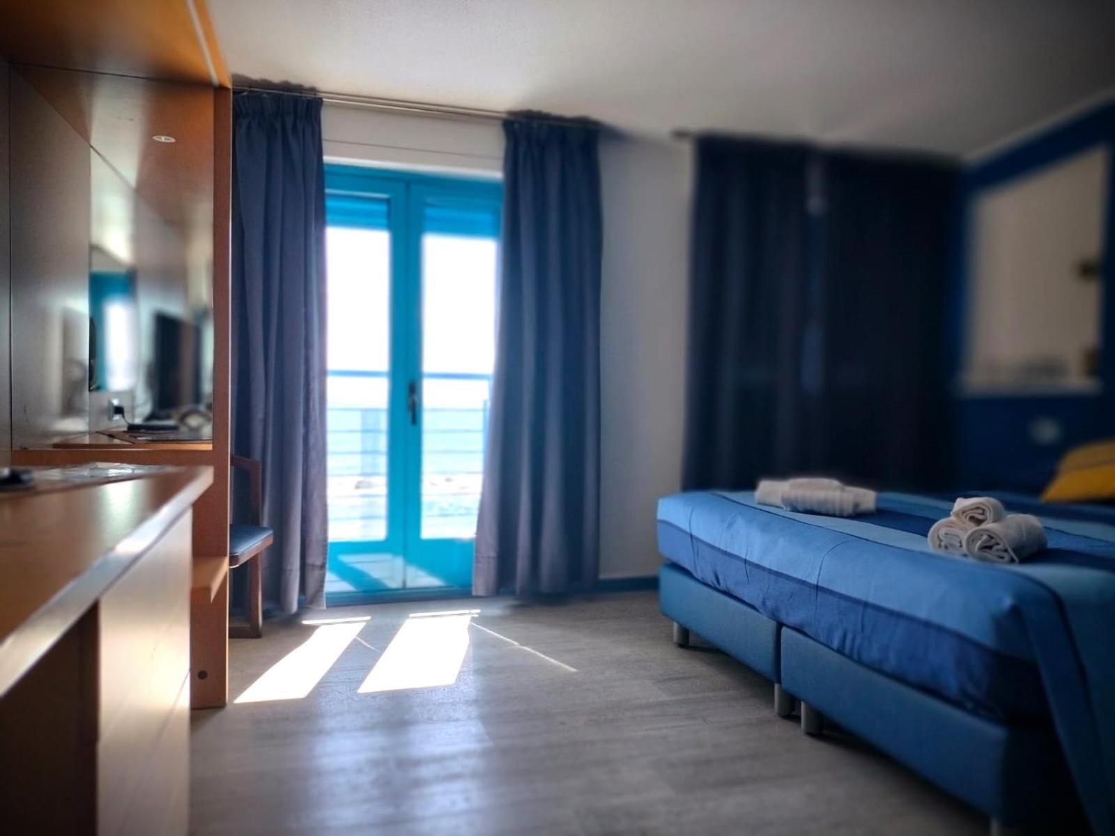 קאלה גונונה La Favorita Hotel מראה חיצוני תמונה